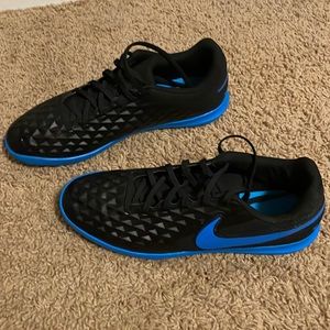 Nike Tiempo Legend 8 Club IC Soccer Shoes